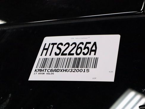 Used 2017 Hyundai Veloster Value Edition image 34