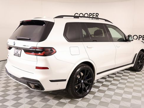 Used 2024 BMW X7 xDrive40i w/ M Sport Package image 23