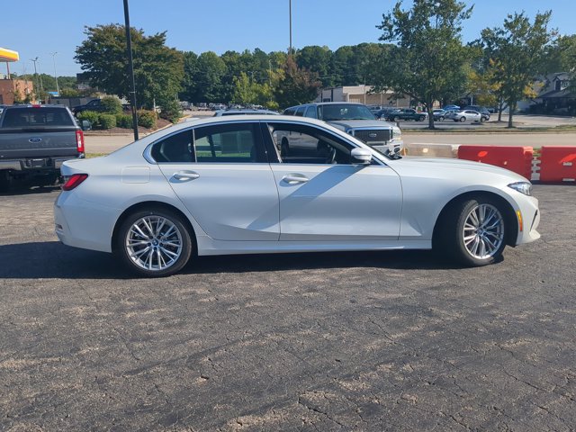 Used 2024 BMW 330i Sedan RWD image 3
