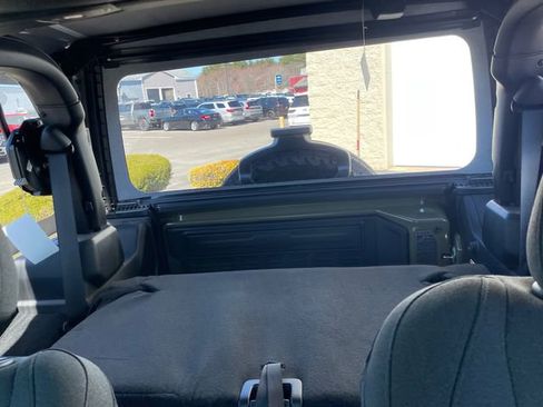 Used 2025 Jeep Wrangler Sport image 31