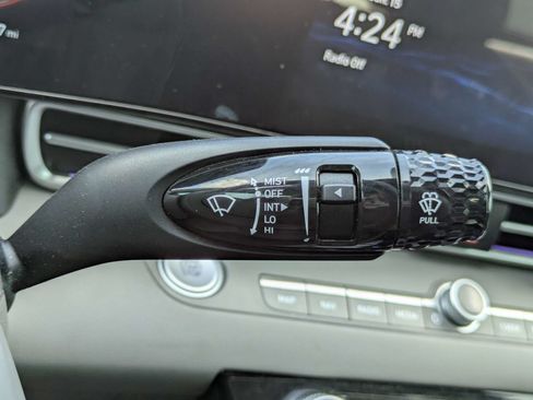 Used 2024 Hyundai Elantra SEL w/ Convenience Package FWD image 19