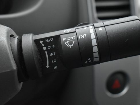 Used 2020 Nissan Frontier SV image 23