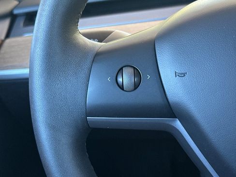 Used 2023 Tesla Model 3 Standard Range RWD image 26