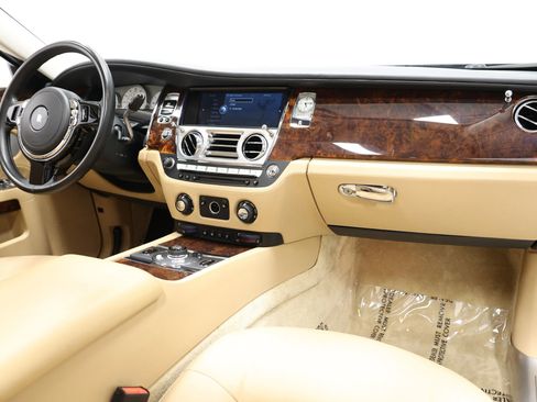 Used 2010 Rolls-Royce Ghost RWD image 98