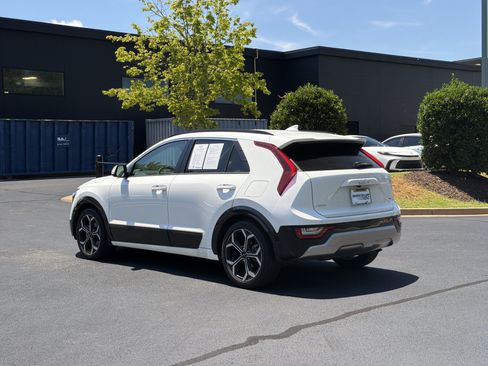 Used 2023 Kia Niro SX Touring FWD image 15