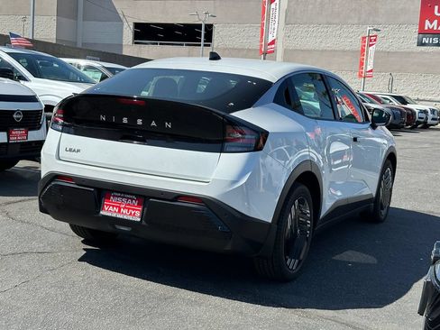 New 2026 Nissan Leaf w/ Illuminated Package FWD image 27