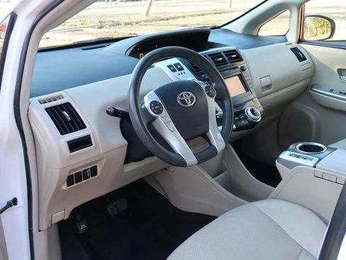 Used 2014 Toyota Prius V Two image 14