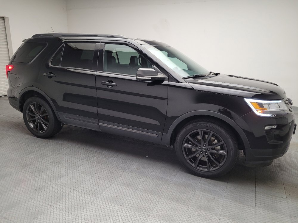 Used 2018 Ford Explorer XLT w/ Equipment Group 202A FWD image 11