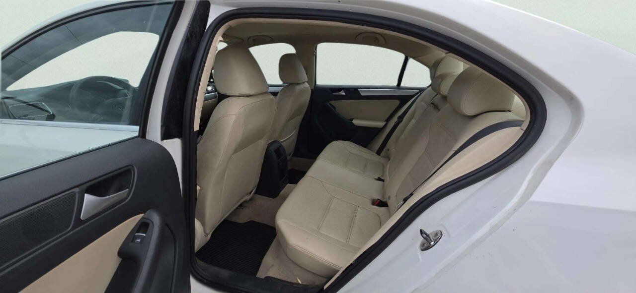 Used 2013 Volkswagen Jetta SE FWD image 7
