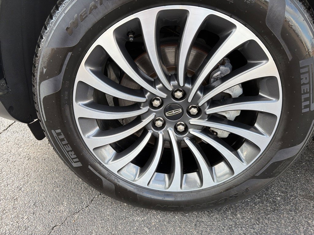 Used 2023 Lincoln Aviator Reserve w/ Equipment Group 201A AWD/4WD image 9