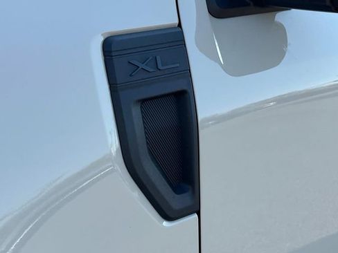 Used 2025 Ford Maverick XL w/ Equipment Group 102A image 11