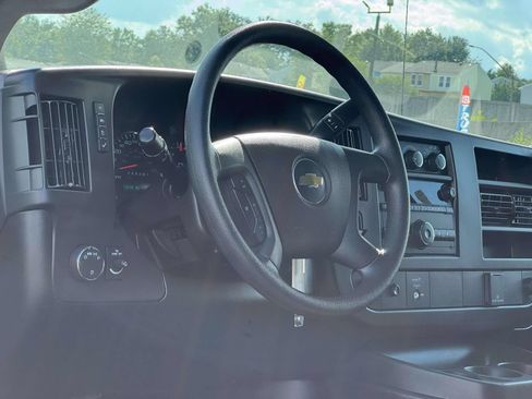 Used 2025 Chevrolet Express 2500 w/ Driver Convenience Package RWD image 10