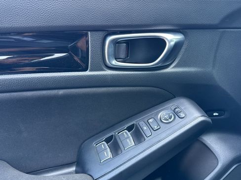 Used 2025 Honda Civic Sport image 10