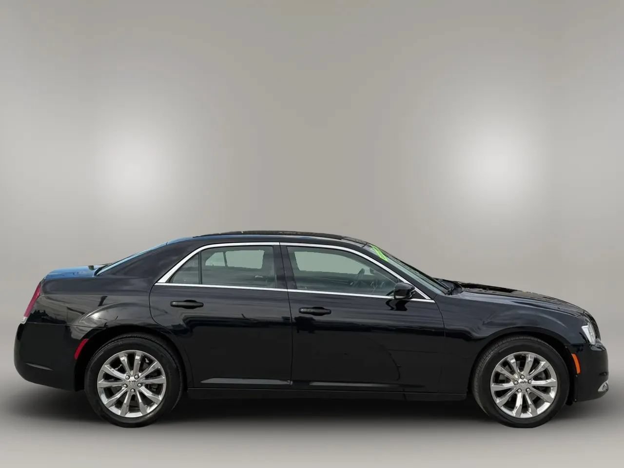 Used 2015 Chrysler 300 Limited w/ 300 Premium Group AWD/4WD image 12