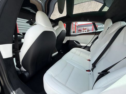 Used 2023 Tesla Model S AWD/4WD image 17