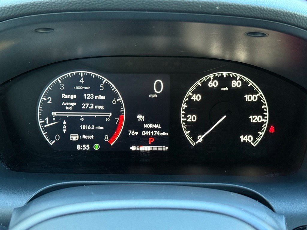 Used 2025 Honda HR-V LX image 12