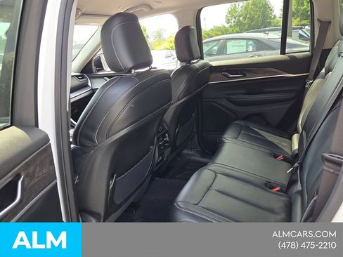 Used 2023 Jeep Grand Cherokee Limited AWD/4WD image 8