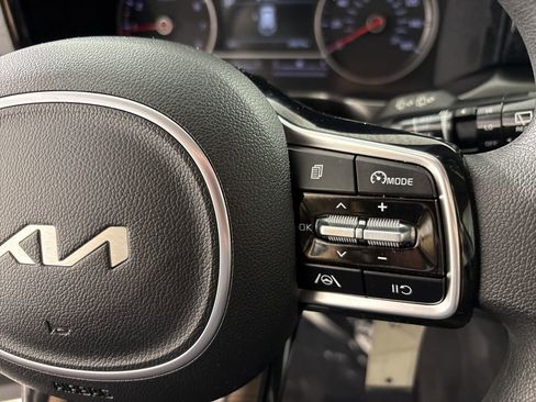 Used 2023 Kia Sorento LX FWD image 26