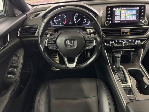 Used 2018 Honda Accord Sport image 18