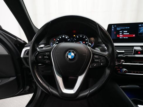 Used 2017 BMW 530i xDrive AWD/4WD image 4