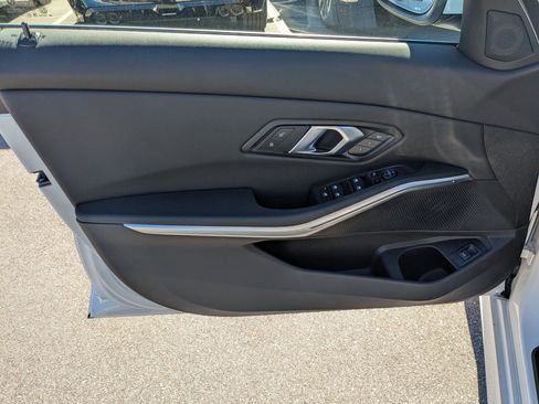 Used 2025 BMW 330i Sedan w/ Convenience Package image 11