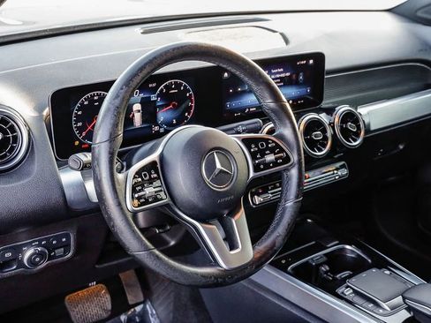 Used 2021 Mercedes-Benz GLB 250 4MATIC image 23