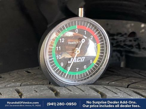 Used 2022 Buick Encore GX Essence w/ Experience Buick Package FWD image 46
