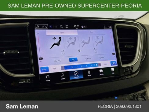 Used 2023 Chrysler Pacifica Touring-L FWD image 15