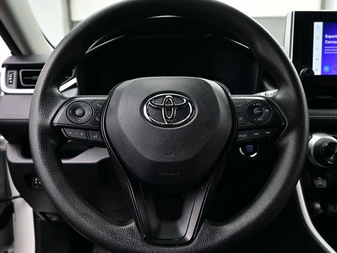 Used 2025 Toyota RAV4 XLE AWD/4WD image 23