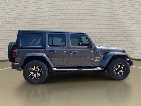 Used 2021 Jeep Wrangler Unlimited Sahara w/ Cold Weather Group AWD/4WD image 4