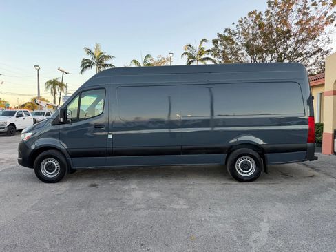Used 2019 Mercedes-Benz Sprinter 170 image 2