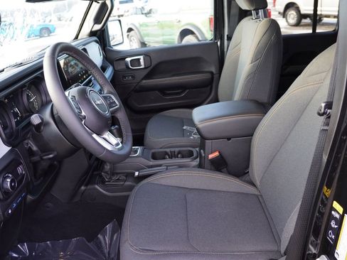 Certified 2025 Jeep Wrangler Unlimited Sahara w/ Safety Group image 15