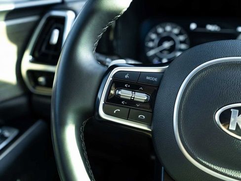 Used 2021 Kia Sorento SX Prestige image 19