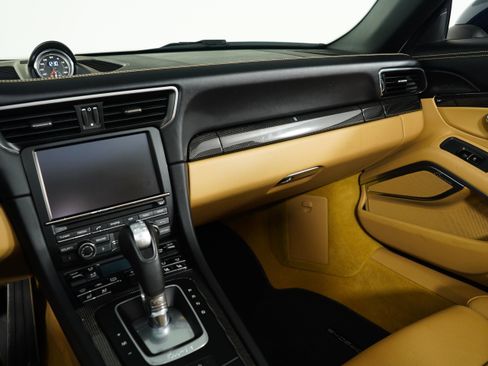 Used 2016 Porsche 911 Turbo S image 38