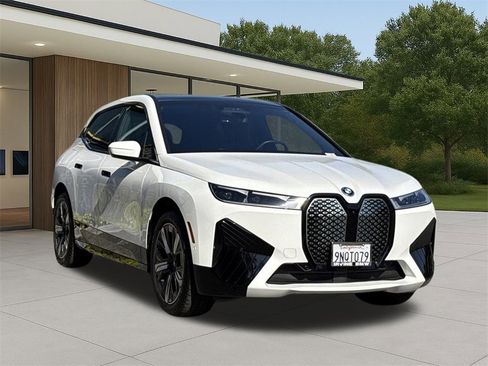 Used 2025 BMW iX xDrive50 image 6