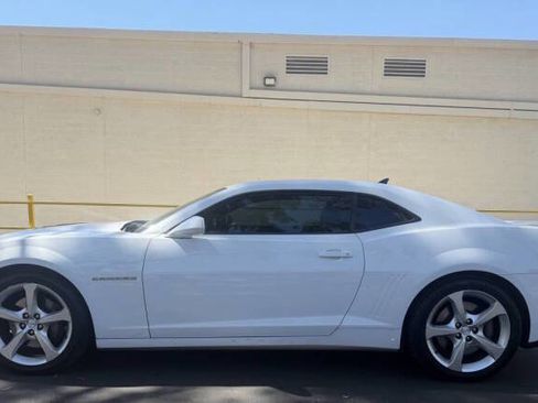 Used 2015 Chevrolet Camaro SS RWD image 2