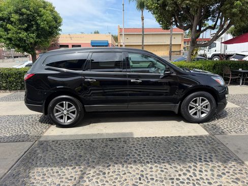 Used 2016 Chevrolet Traverse LT FWD image 4