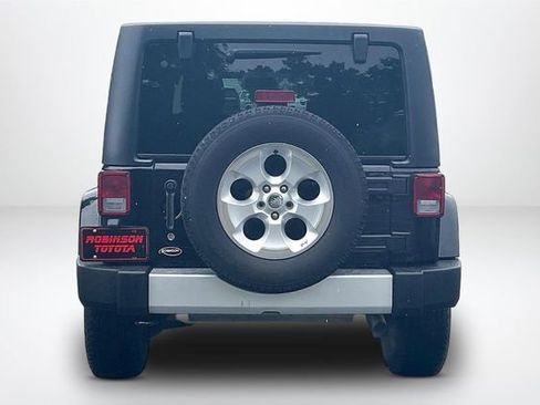 Used 2015 Jeep Wrangler Unlimited Sahara w/ Connectivity Group AWD/4WD image 4