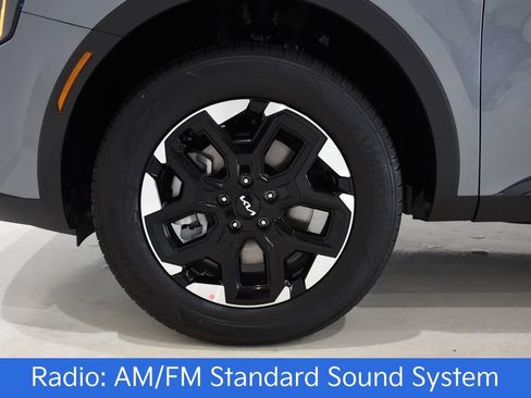 New 2025 Kia Sorento S image 6