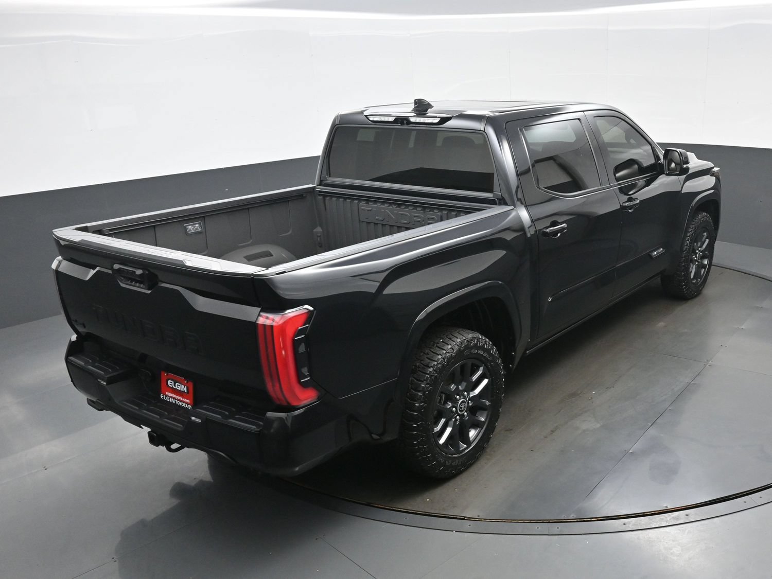 Used 2023 Toyota Tundra Platinum AWD/4WD image 42