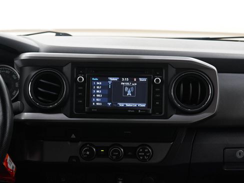 Used 2019 Toyota Tacoma SR5 RWD image 15