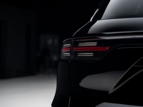 Used 2023 Porsche Cayenne S image 28