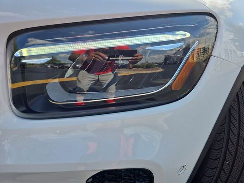 Certified 2025 Mercedes-Benz GLB 250 image 32