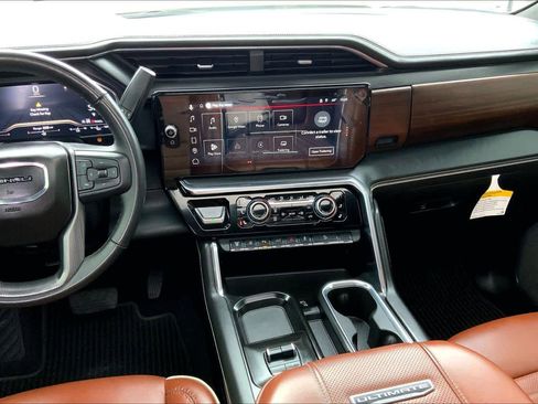 Used 2025 GMC Sierra 2500 Denali Ultimate image 7