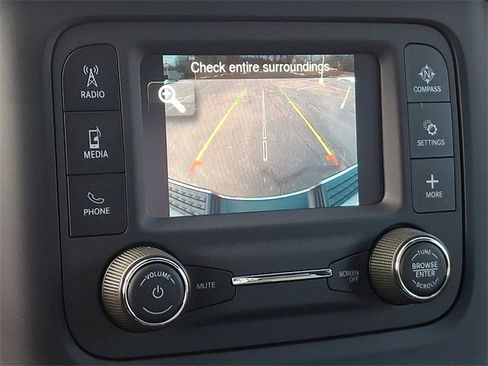 Used 2024 RAM 2500 Tradesman w/ Chrome Appearance Group image 17