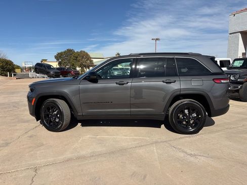 New 2026 Jeep Grand Cherokee Altitude AWD/4WD image 8
