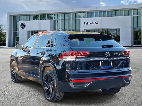 Certified 2023 Volkswagen Atlas Cross Sport SE w/ Black Wheel Package FWD image 4