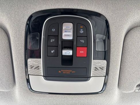 Used 2024 Hyundai Palisade Limited image 17