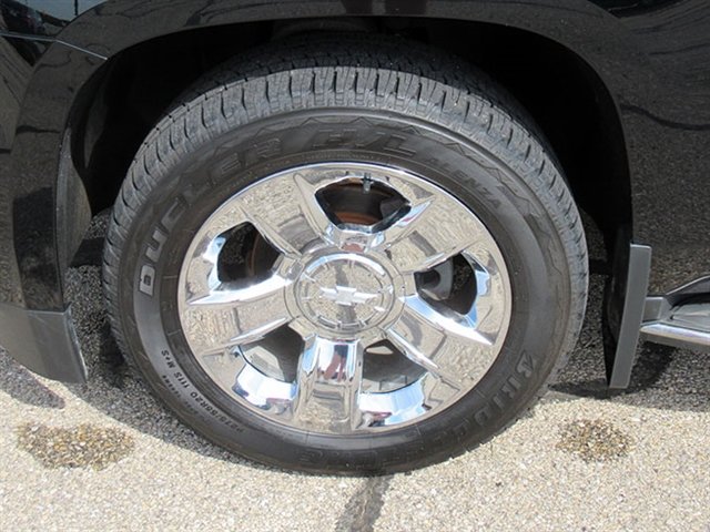 Used 2016 Chevrolet Suburban LTZ AWD/4WD image 13
