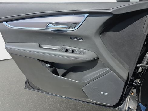 Used 2024 Cadillac XT6 Luxury FWD image 30